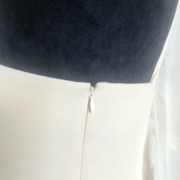 Woman dress - Picture 4 of 6